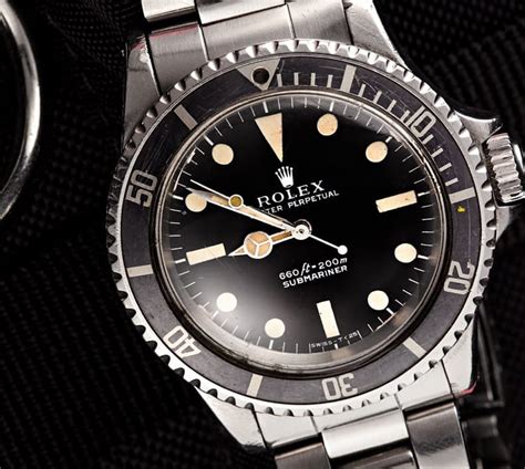 difference between rolex submariner 5512 and 5513